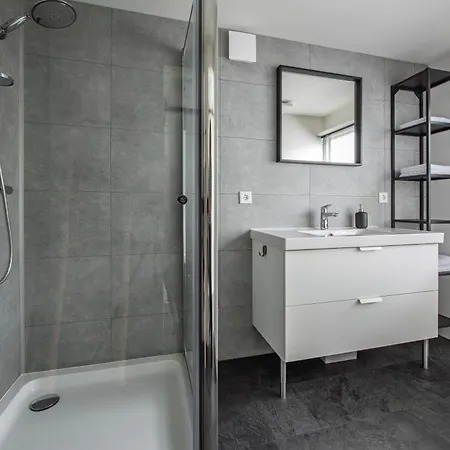 31, Ruimtelijk - Airco - Prive Parkeren - - Recreational Only Шале