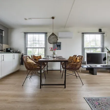 31, Ruimtelijk - Airco - Prive Parkeren - - Recreational Only Шале *