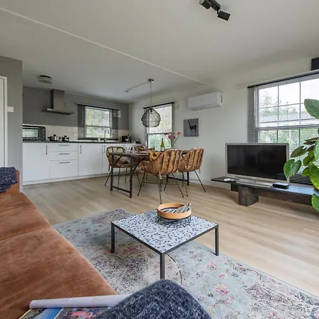 31, Ruimtelijk - Airco - Prive Parkeren - - Recreational Only * Ойстервейк