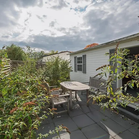 31, Ruimtelijk - Airco - Prive Parkeren - - Recreational Only