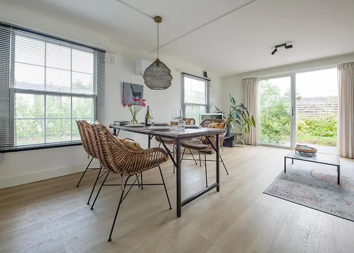 31, Ruimtelijk - Airco - Prive Parkeren - - Recreational Only Σαλέ *