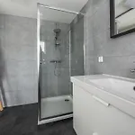 31, Ruimtelijk - Airco - Prive Parkeren - - Recreational Only
