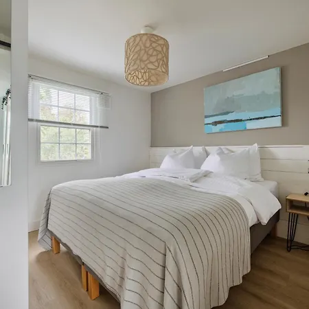 31, Ruimtelijk - Airco - Prive Parkeren - - Recreational Only *