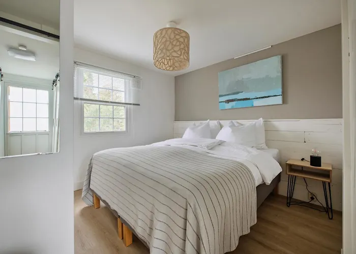 31, Ruimtelijk - Airco - Prive Parkeren - - Recreational Only *