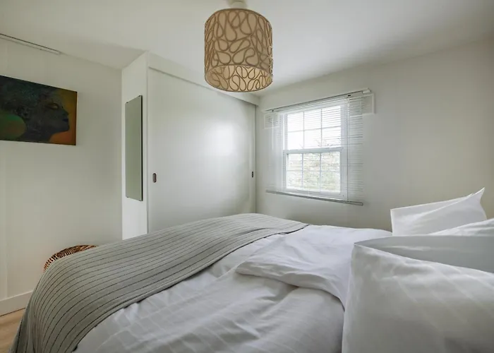 Chalet 31, Ruimtelijk - Airco - Prive Parkeren - - Recreational Only